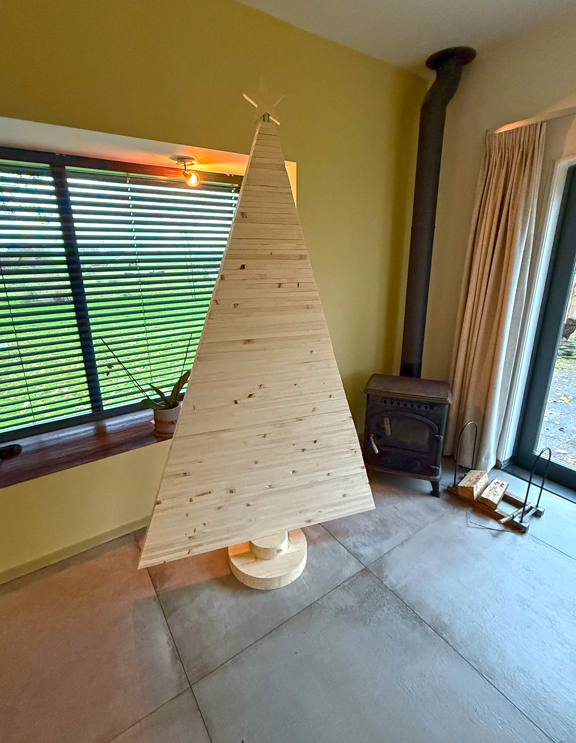 duurzame-houten-spiraal-kerstoom